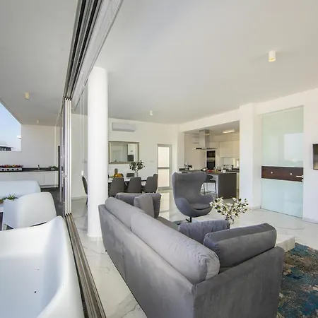 You And Your Family Will Love This 5 Star Villa, 1538 * Πρωταράς