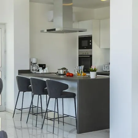 You And Your Family Will Love This 5 Star Villa, 1538 Βίλα
